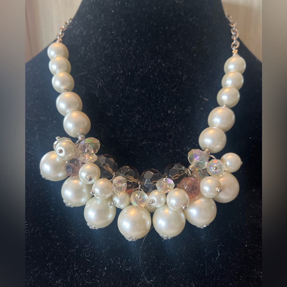 Pretty Chunky Pearl Statement Necklace